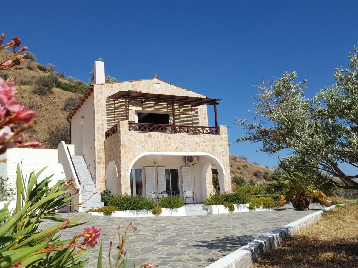 Beautiful Villa In Айя-Галіні Екстер'єр фото